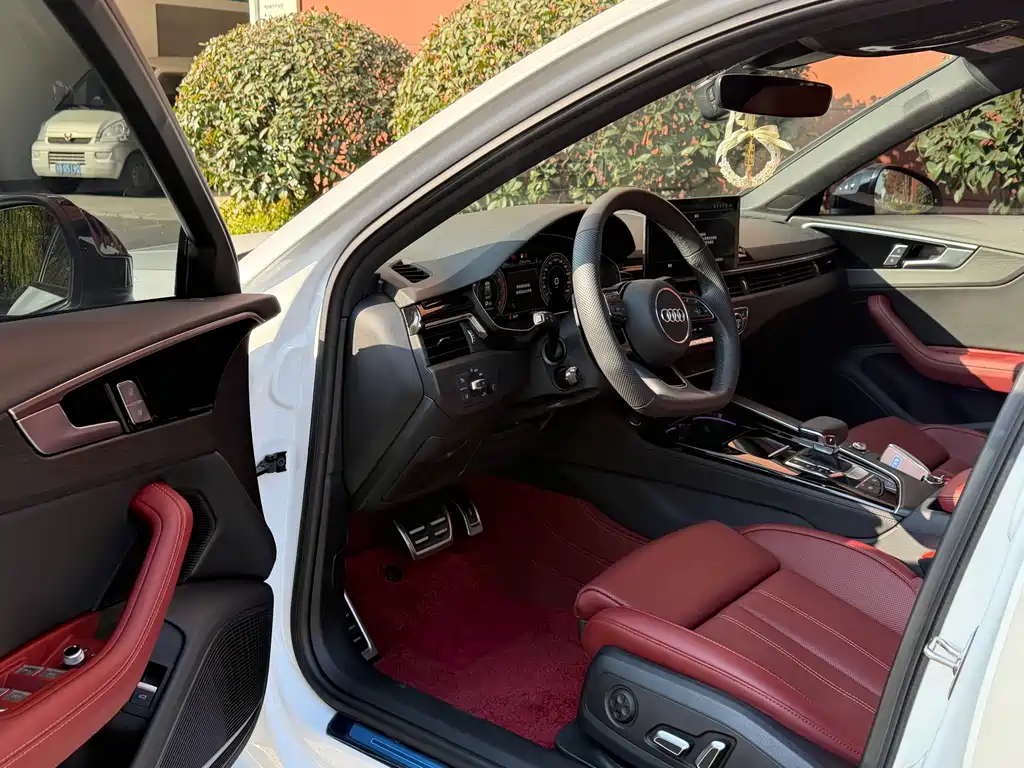 Audi A4L 2024 40 TFSI Luxury