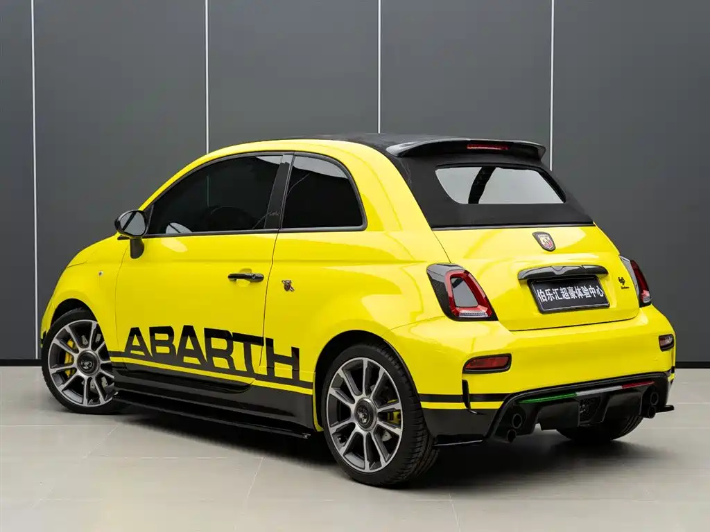 Abarth 695 2024 1.4T AT