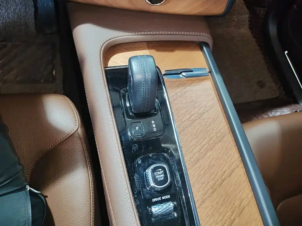 Volvo XC90 2021 B6 Luxury 7 мест