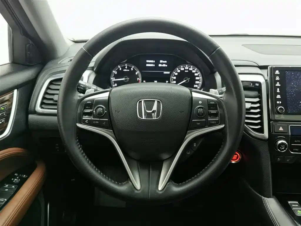 HONDA UR V