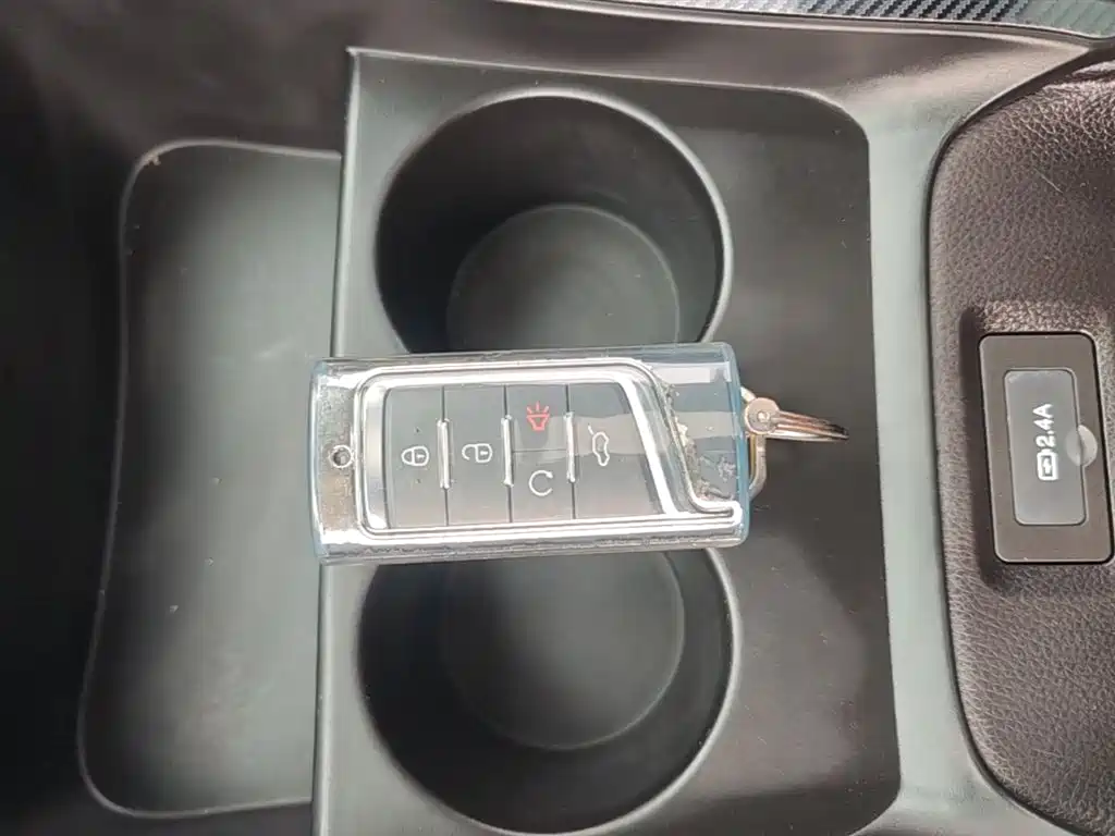 GAC M6 2019 270T AT Luxury （ мест） V