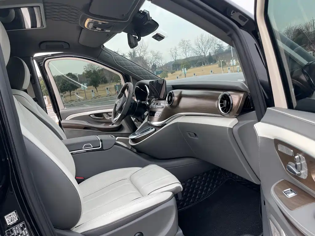 MERCEDES-BENZ V CLASS