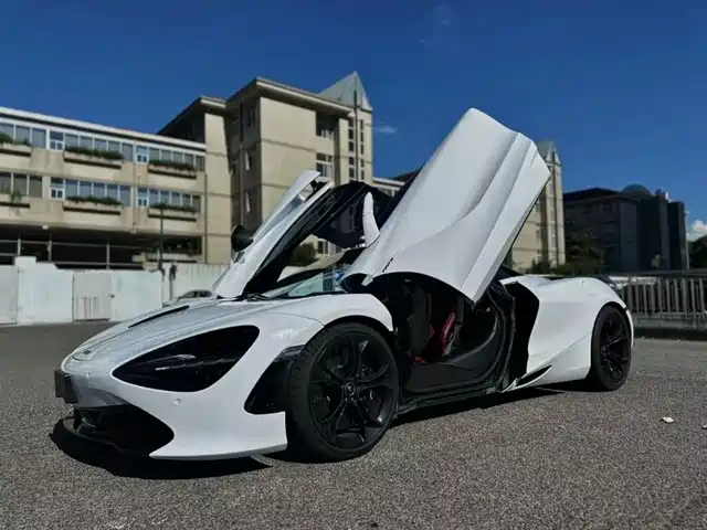MCLAREN  720S 2018