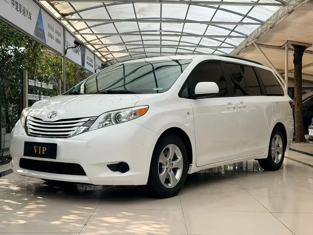 TOYOTA SIENNA