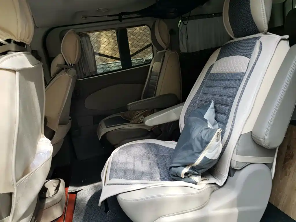 Ford Tourneo — миниатюра 18
