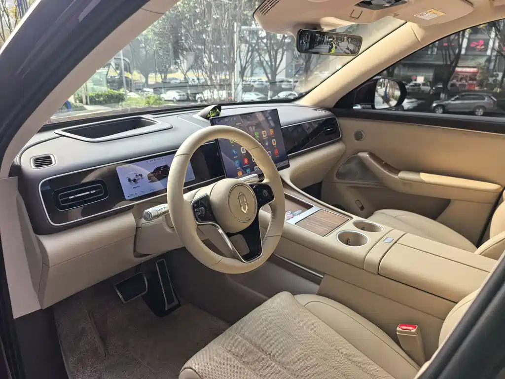 AITO ASK THE WORLD M7