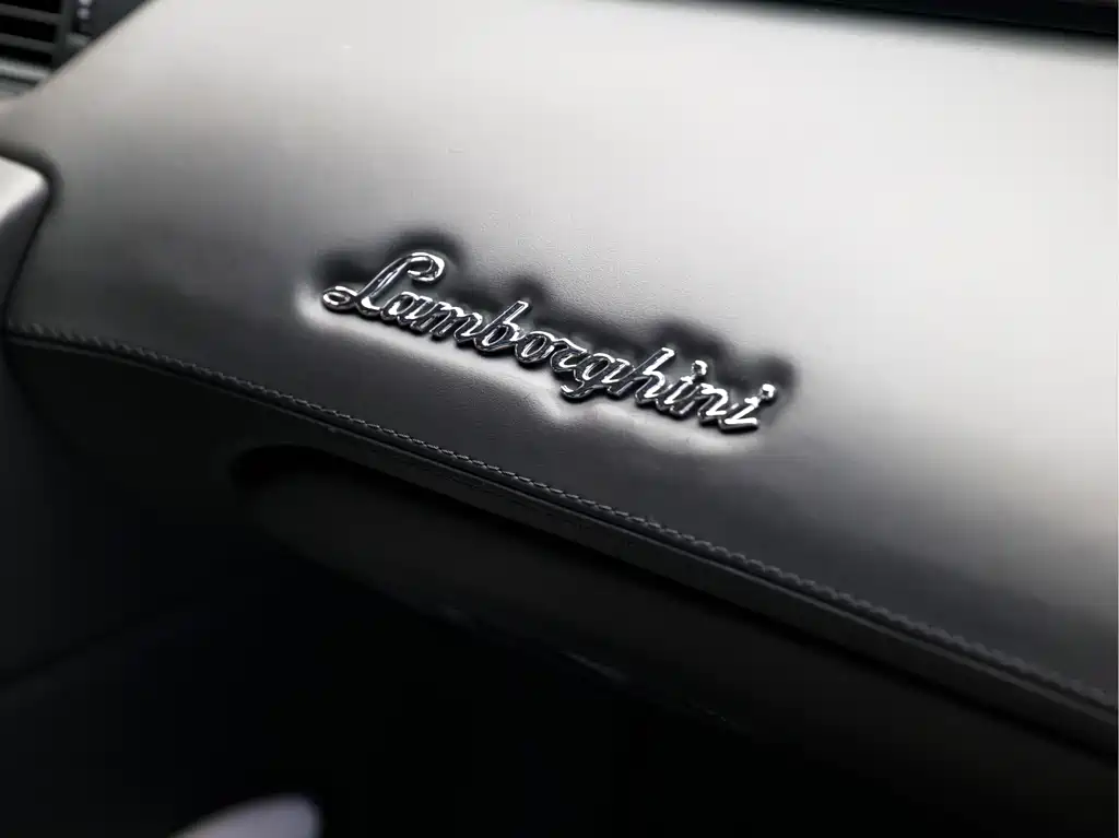 Lamborghini Aventador — миниатюра 16