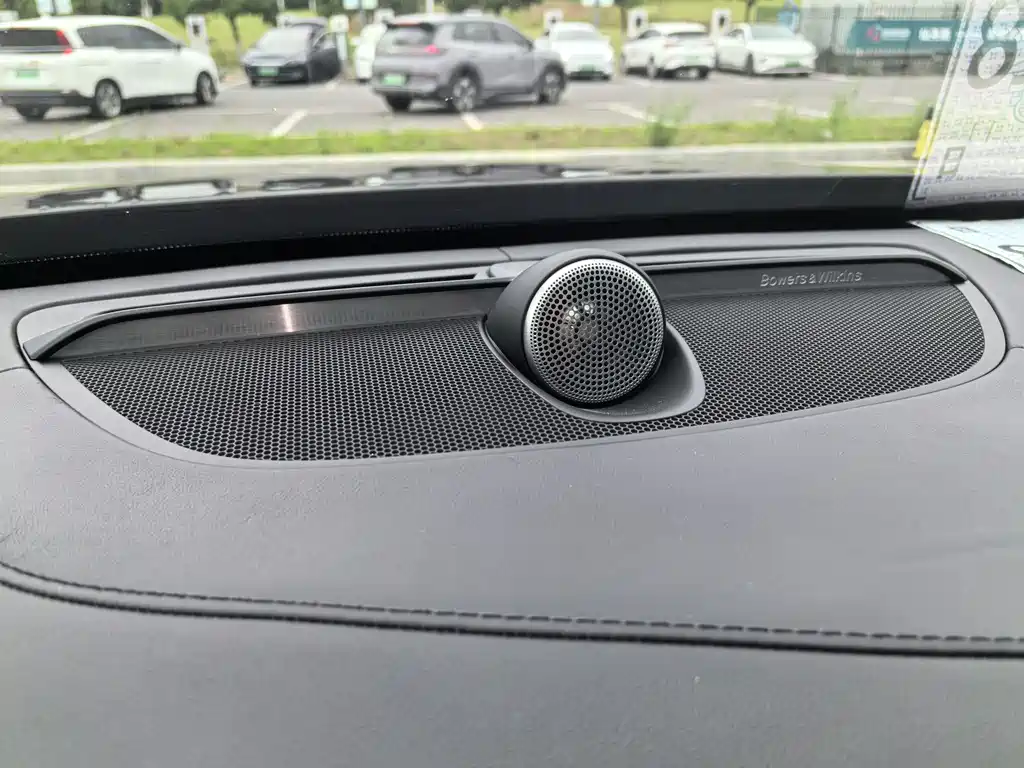 Volvo XC90 2017 T6 5 мест