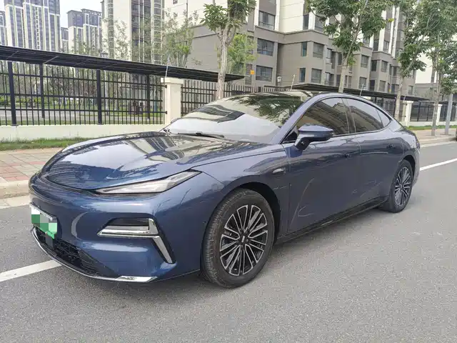 2025 Geely Galaxy Xingyao 8