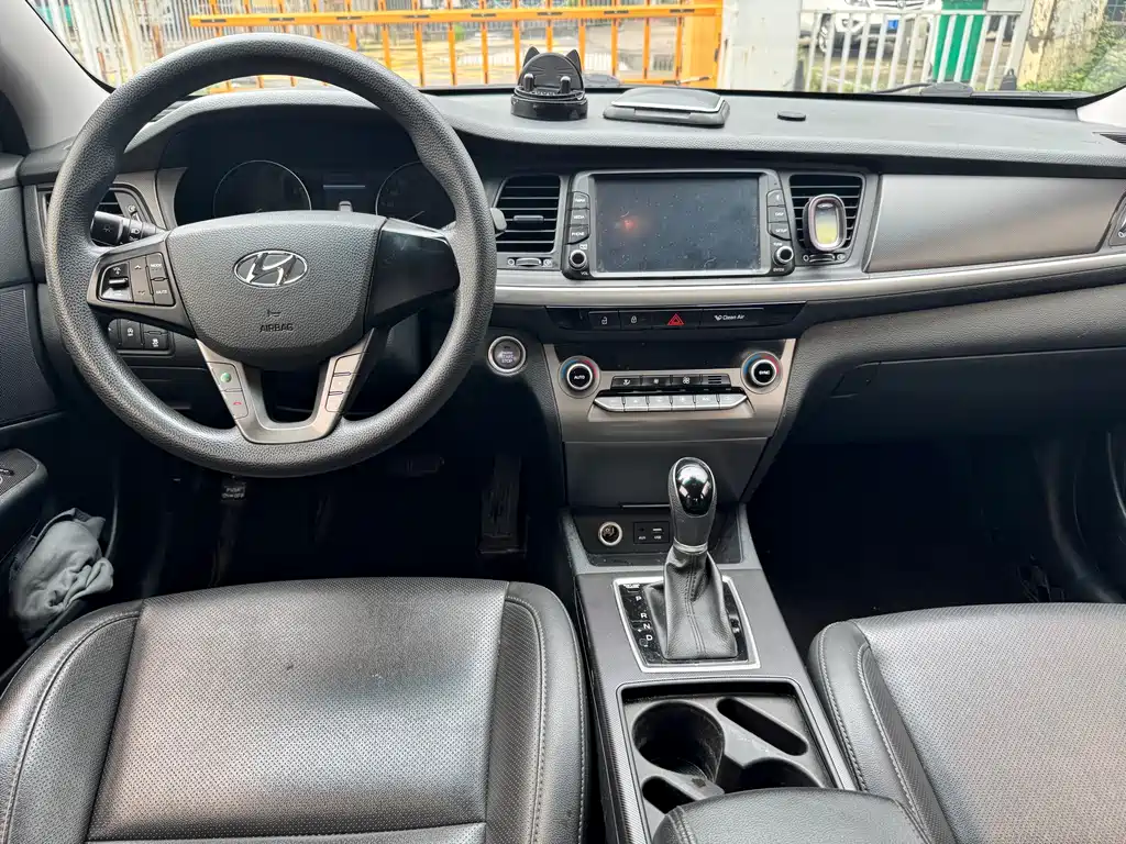 Hyundai Mistra 2019 1.8L AT Luxury DLX VI