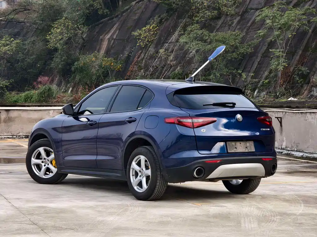 Alfa Romeo Stelvio 2017 2.0T 200HP Luxury