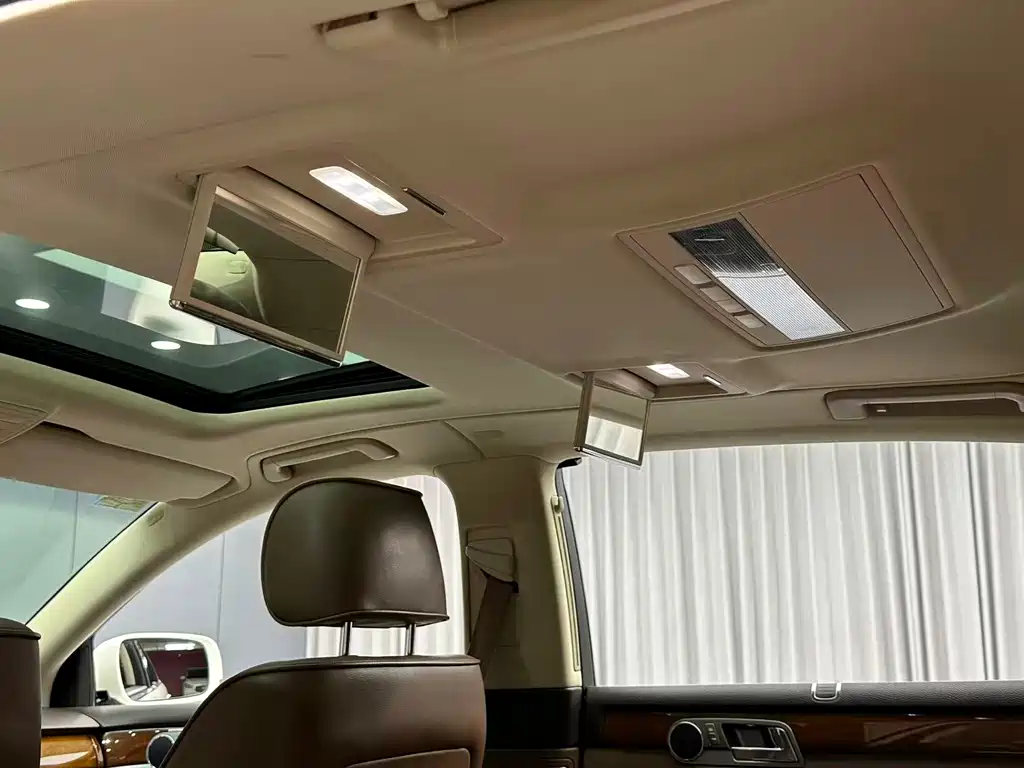 Volkswagen Phaeton — миниатюра 15