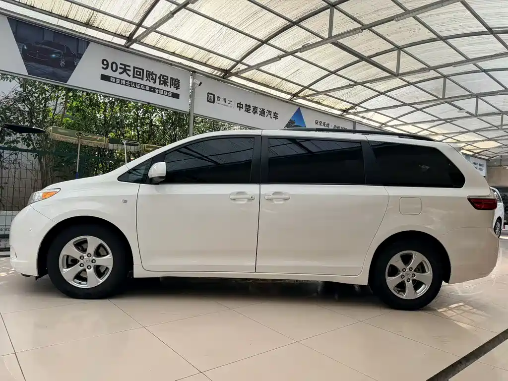 TOYOTA SIENNA