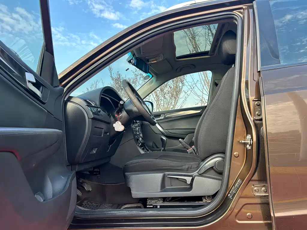 Brilliance V5 2014 1.5T MT Sport