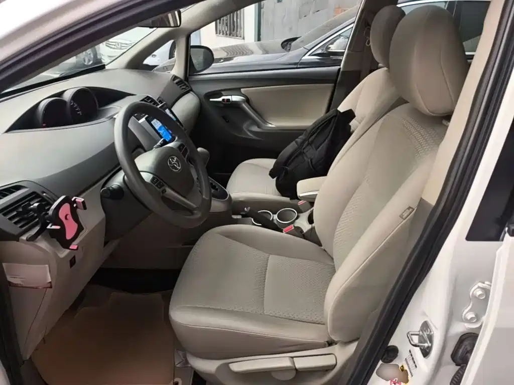 Toyota Verso — миниатюра 15