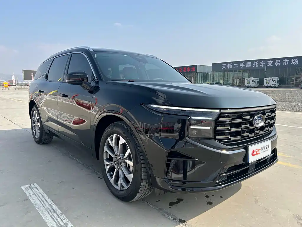 Ford Edge 2023 L 2.0T EcoBoost мест