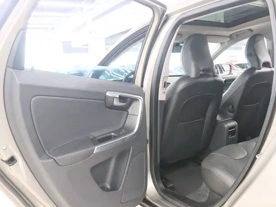 Volvo XC60 (Import) — миниатюра 14