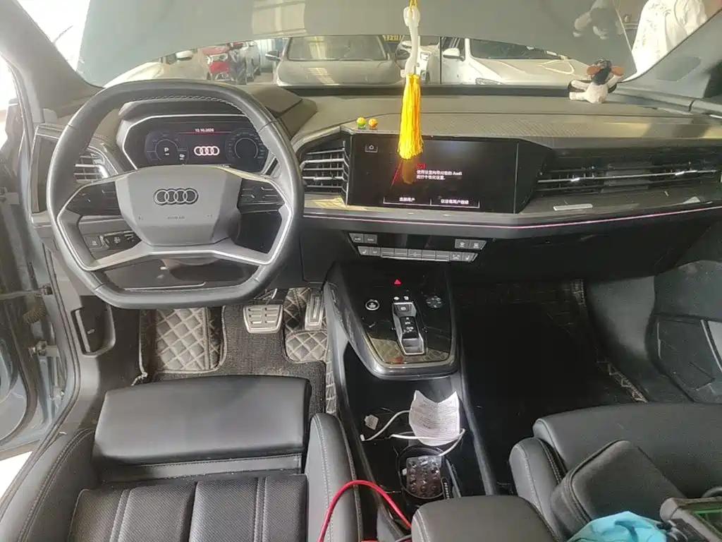 Audi Q4 e-tron — миниатюра 10