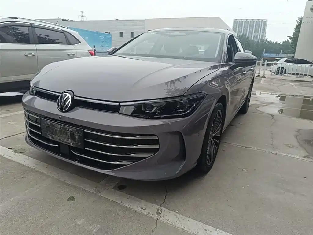 Volkswagen Passat 2024