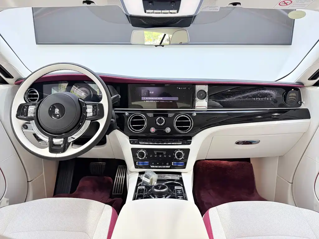 Rolls-Royce Phantom — миниатюра 5