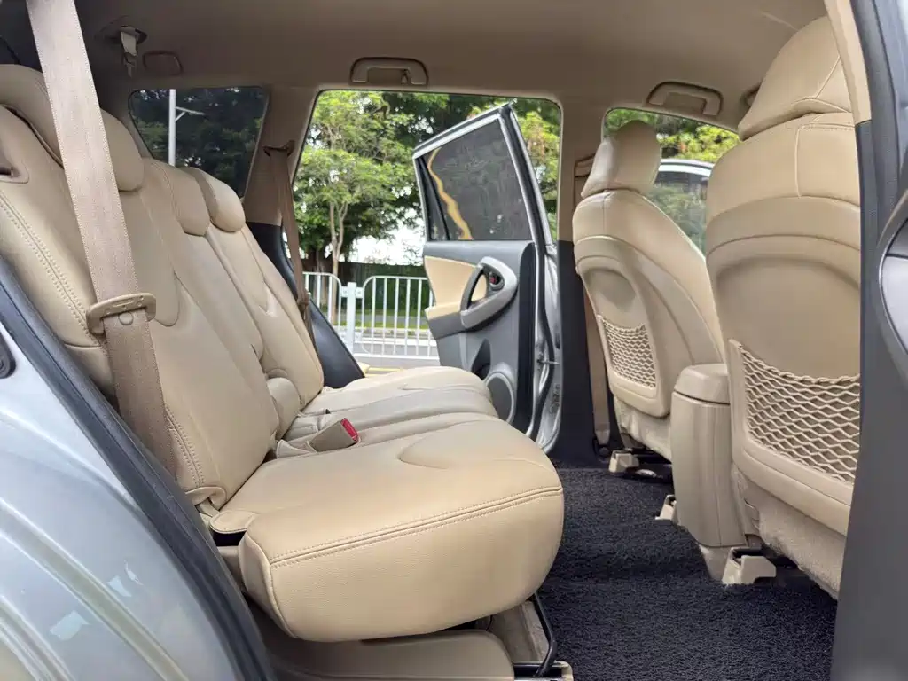 Toyota RAV4 2013 2.0L AT