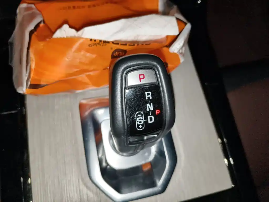 Land Rover Evoque PHEV — миниатюра 10