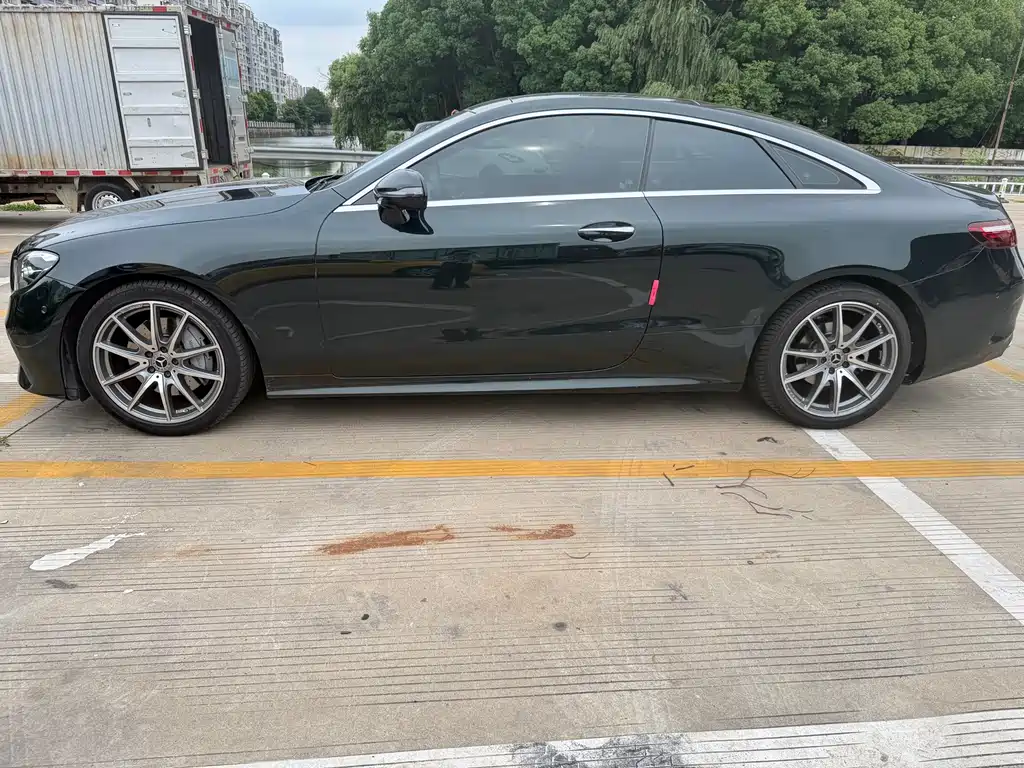 Mercedes-Benz E-Class (Import) — миниатюра 2