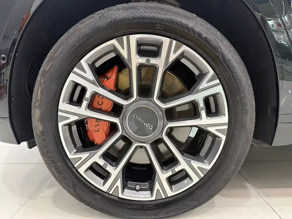 Lynk & Co 900 — миниатюра 21