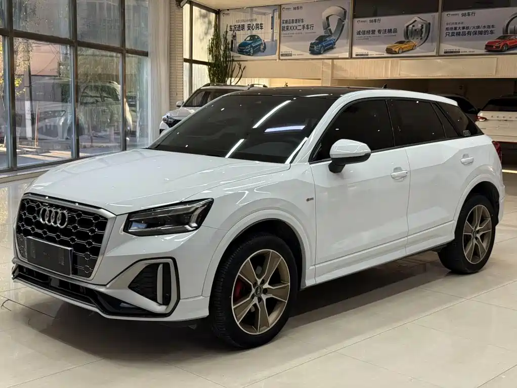 Audi Q2L