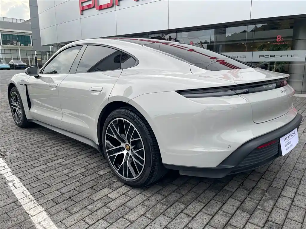 Porsche Taycan 2022 Taycan