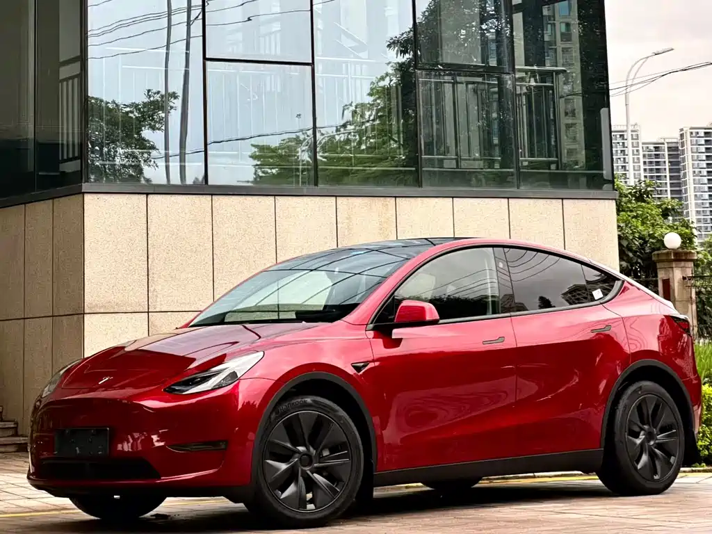 Tesla Model Y 2024