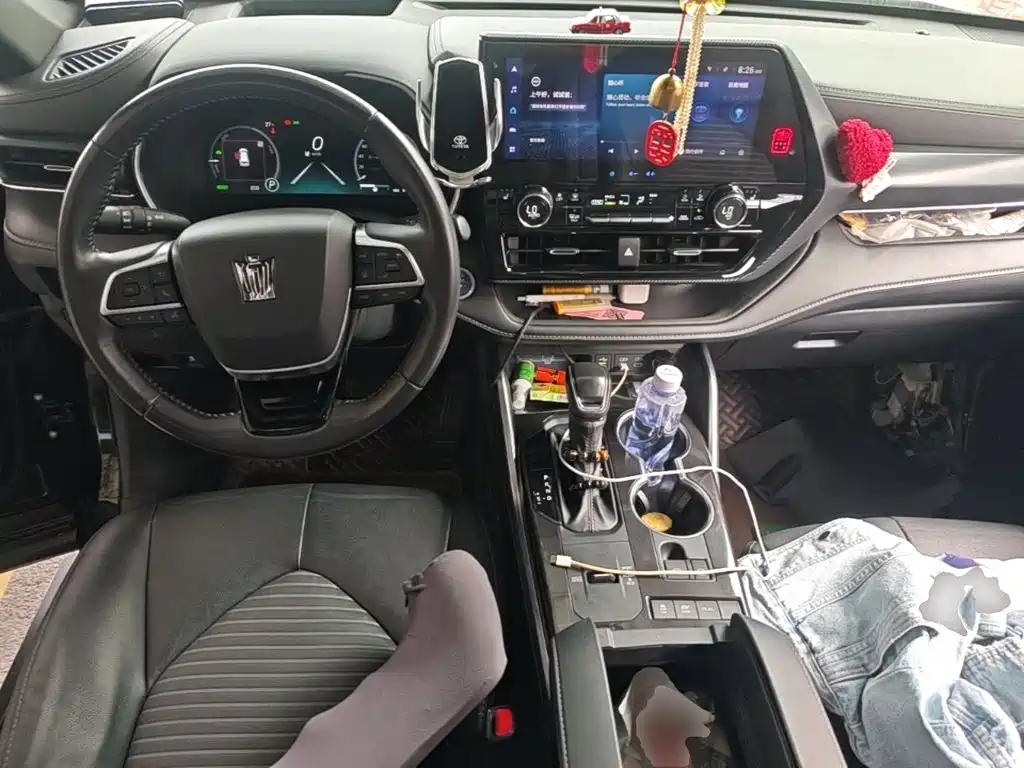 Toyota Crown Kluger — миниатюра 10