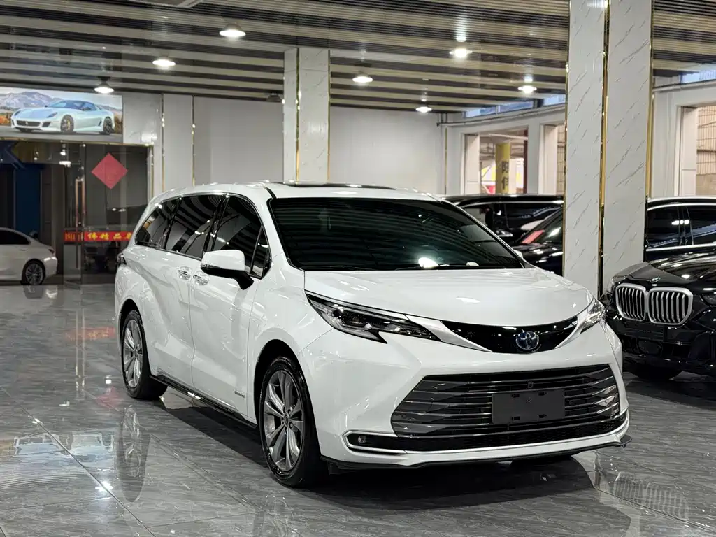 TOYOTA SIENNA