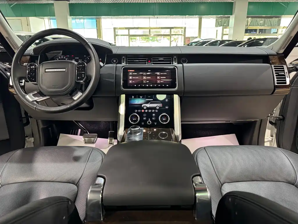 Land Rover Range Rover 2022 3.0 L6 360PS