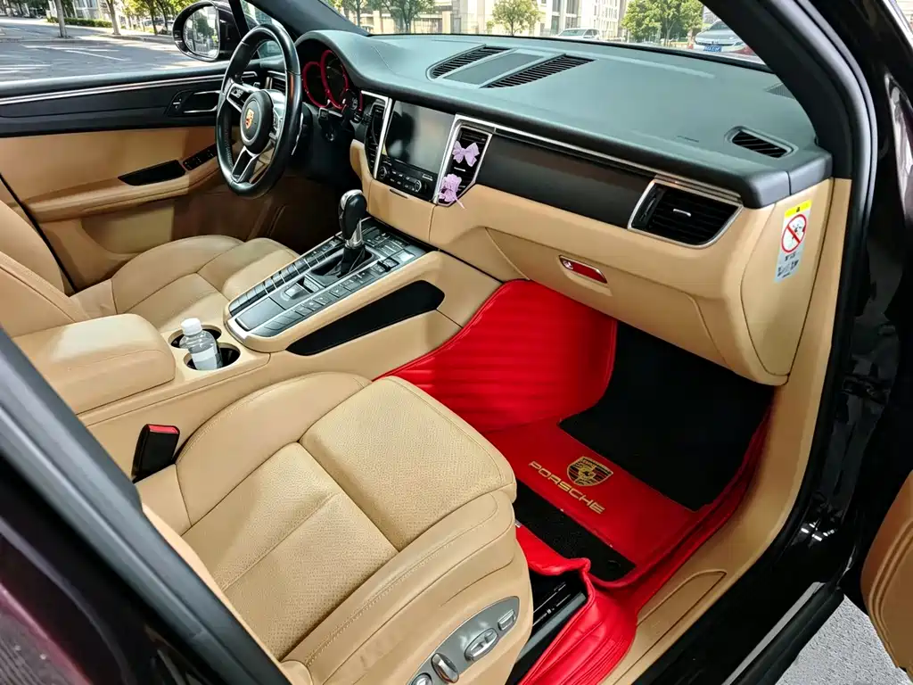 Porsche Macan — миниатюра 7
