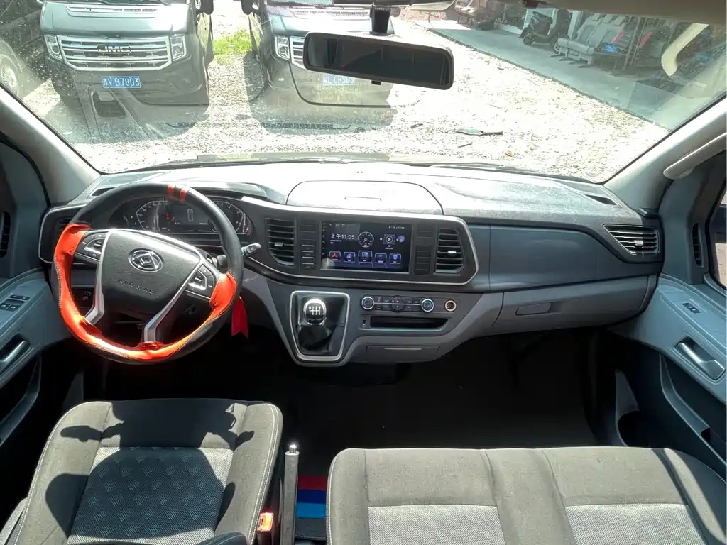 MAXUS V80 — миниатюра 8