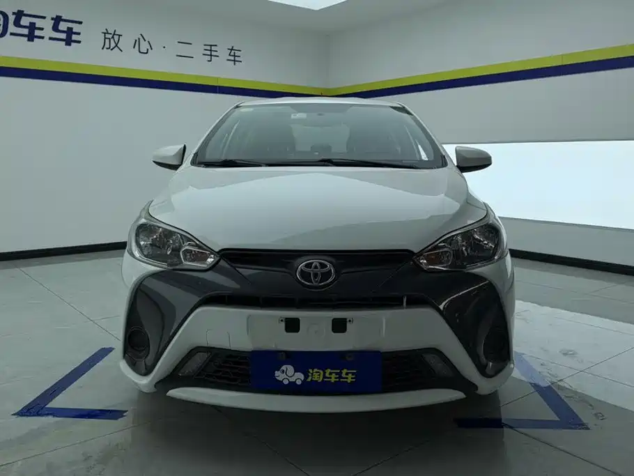 Toyota Yaris L — миниатюра 2