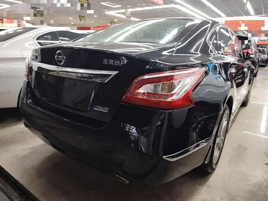 Nissan Altima 2015 2.0L XL Upper