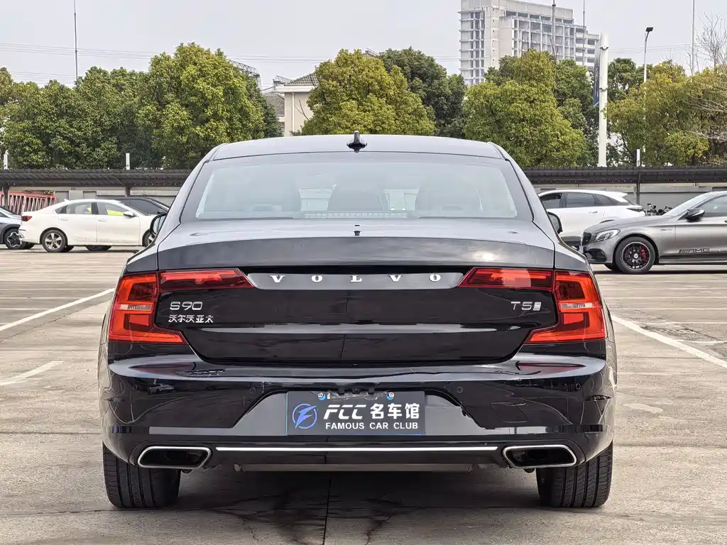 Volvo S90 2019 T5