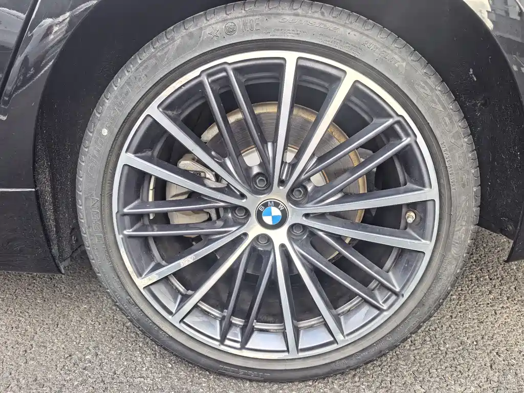 BMW 5 Series — миниатюра 4