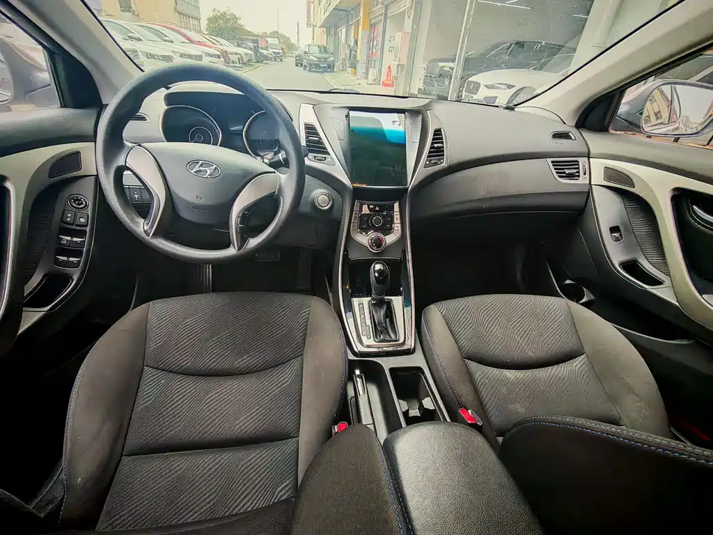 Hyundai Elantra 2013 1.6L AT Lead
