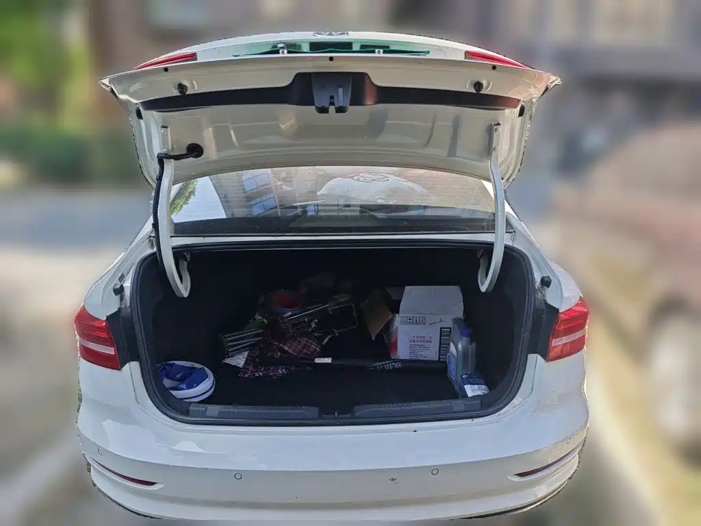 Volkswagen Lavida — миниатюра 10