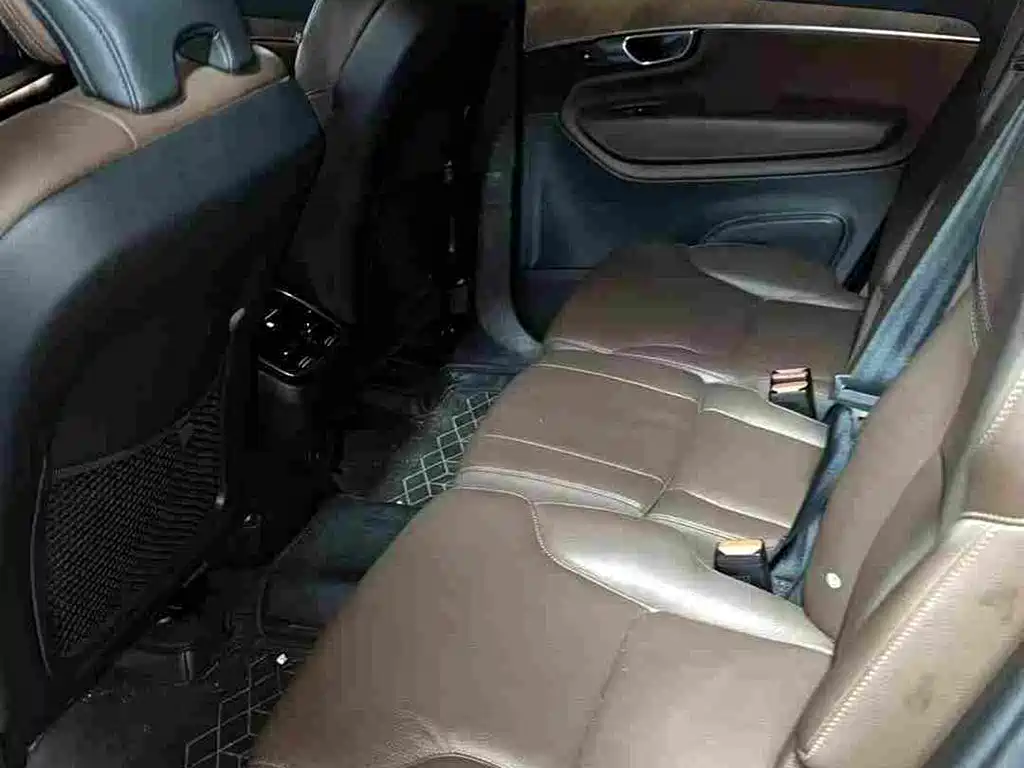 Volvo XC90 — миниатюра 4