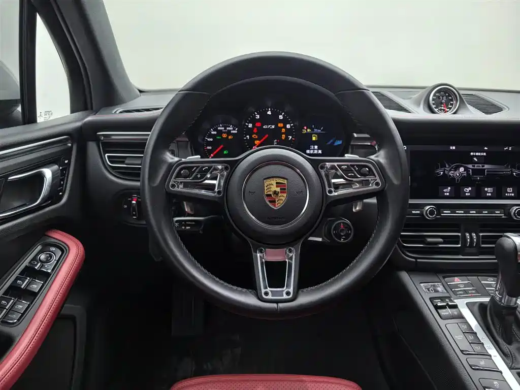 Porsche Macan — миниатюра 11