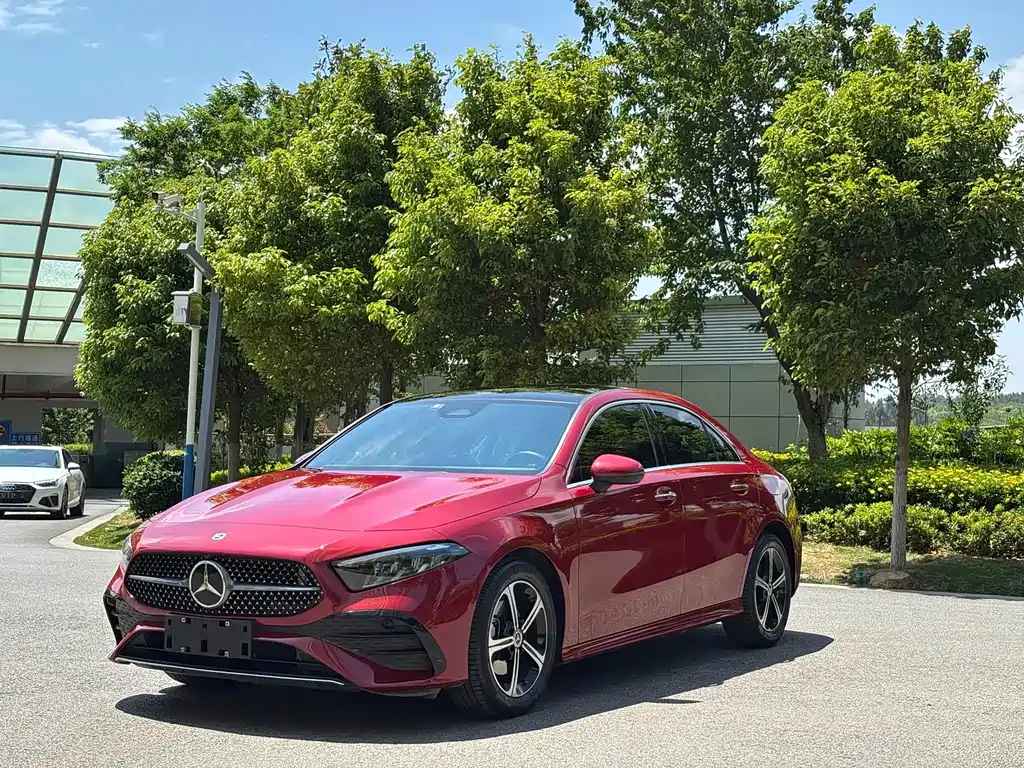 Mercedes-Benz A-Class A 2024 A 200 L Fashion