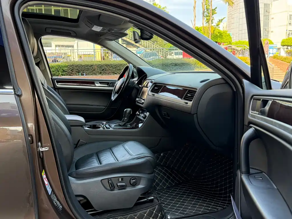Volkswagen Touareg — миниатюра 7