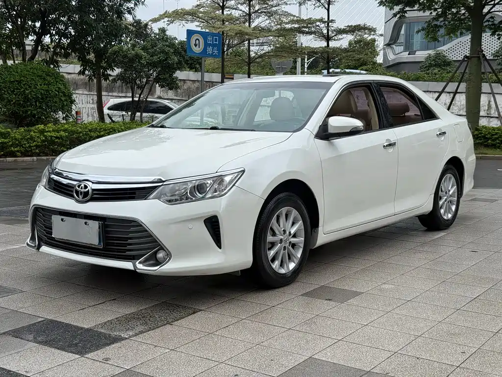 Toyota Camry 2016
