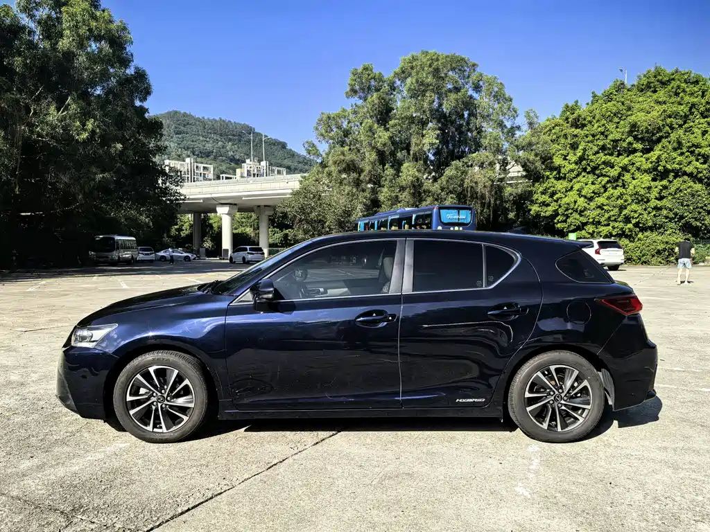 Lexus CT 2017 CT200h Elite V