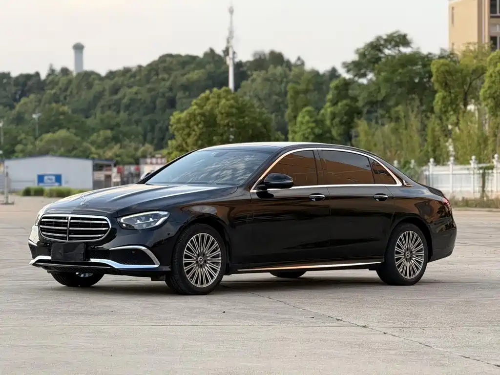 Mercedes-Benz E-Class — миниатюра 6