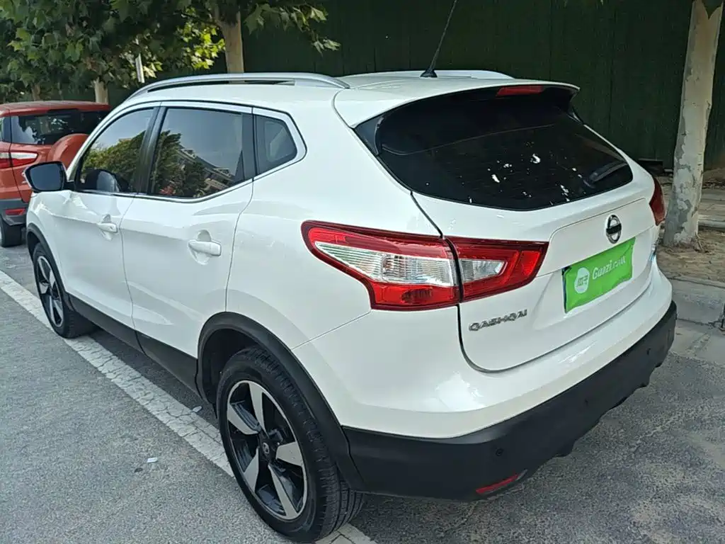 Nissan Qashqai 2016 2.0L CVT Luxury